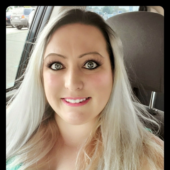 Meet your Posher, Amy - Picture 3 of 4